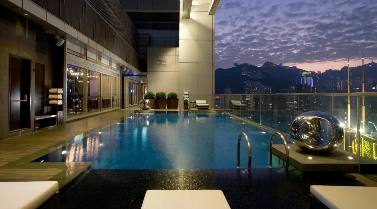 Relax at Crowne Plaza Hong Kong before business