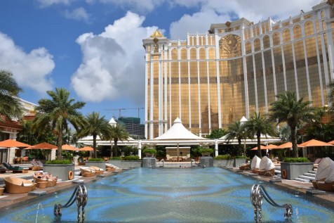 Banyan Tree Macau - Poolside