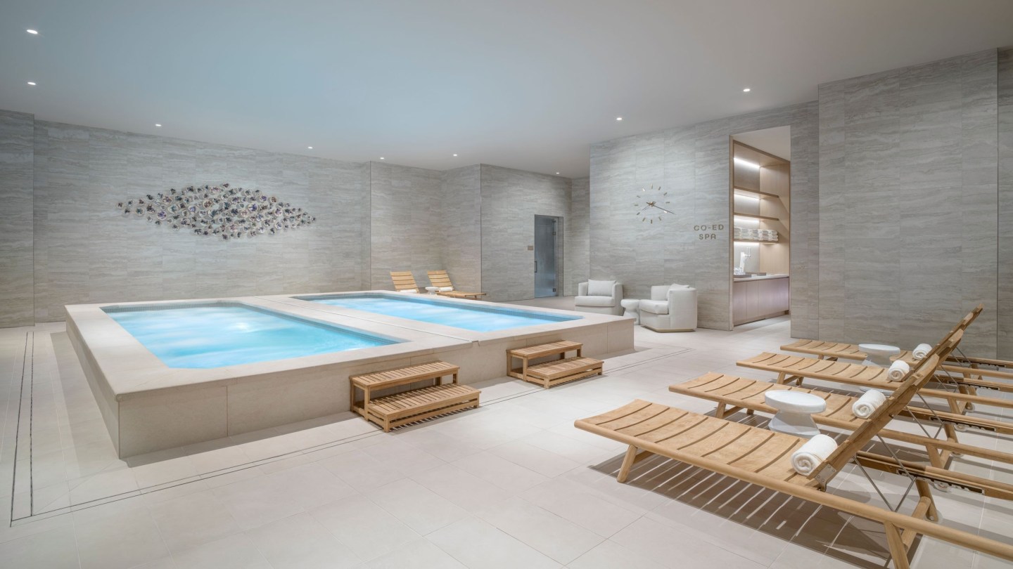 Fontainebleau Las Vegas Luxury resort spa