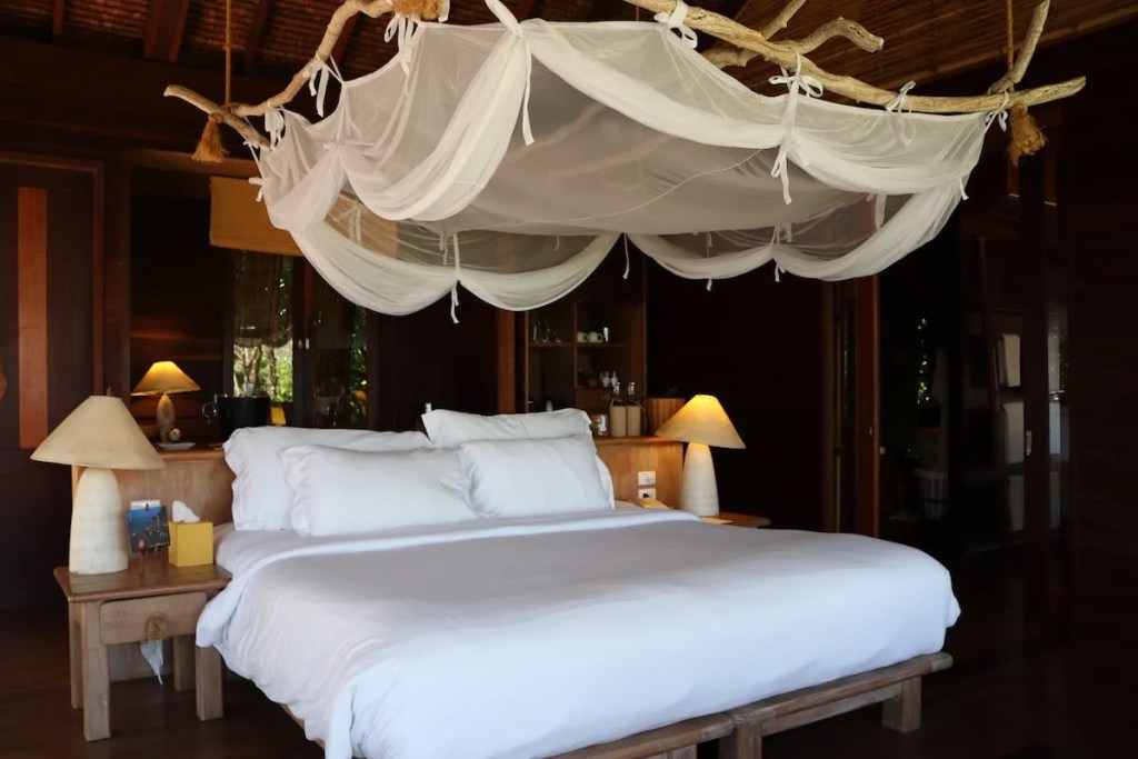 Hideaway Pool Villa - Master bedroom