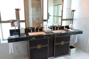 Premier Deluxe Room - Bathroom