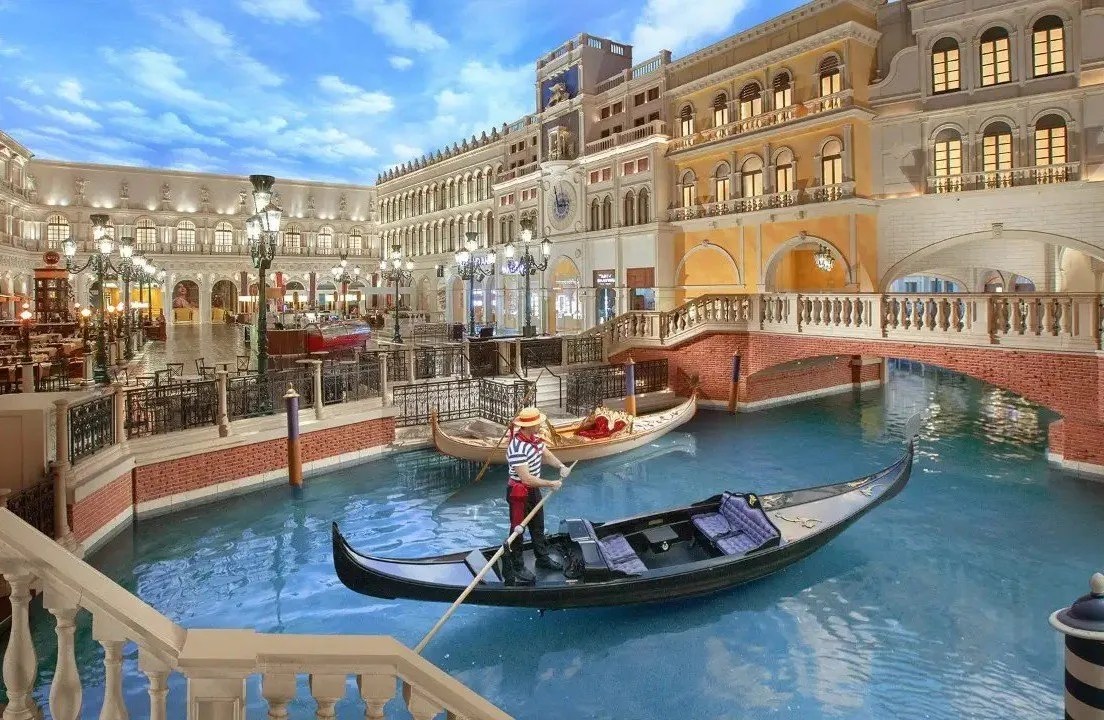 Palazzo at The Venetian Las Vegas shopping mall