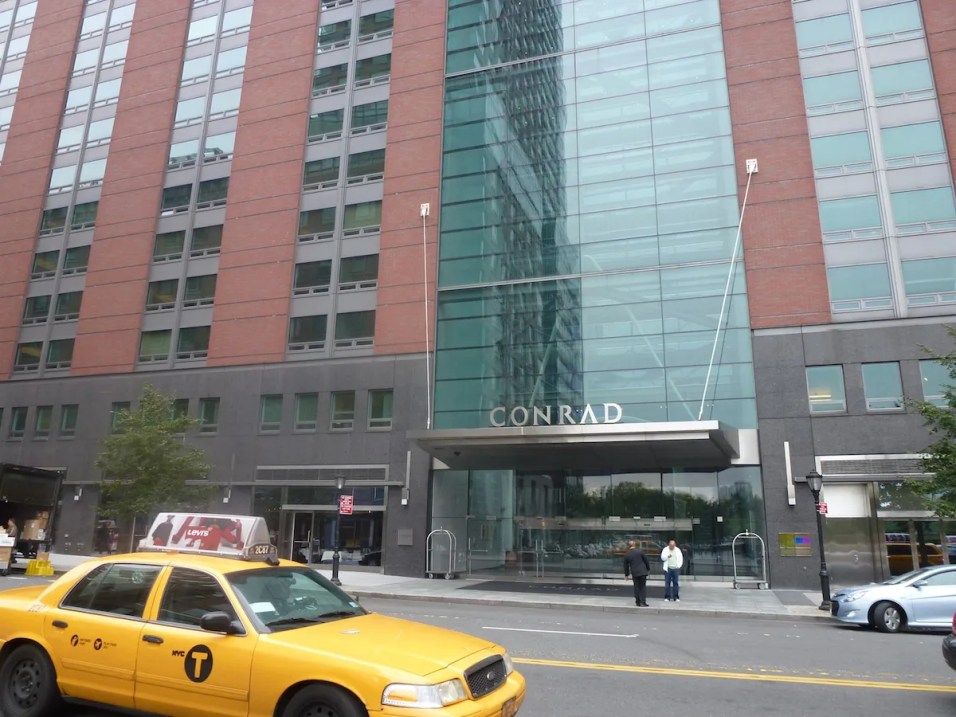 Conrad New York - Facade