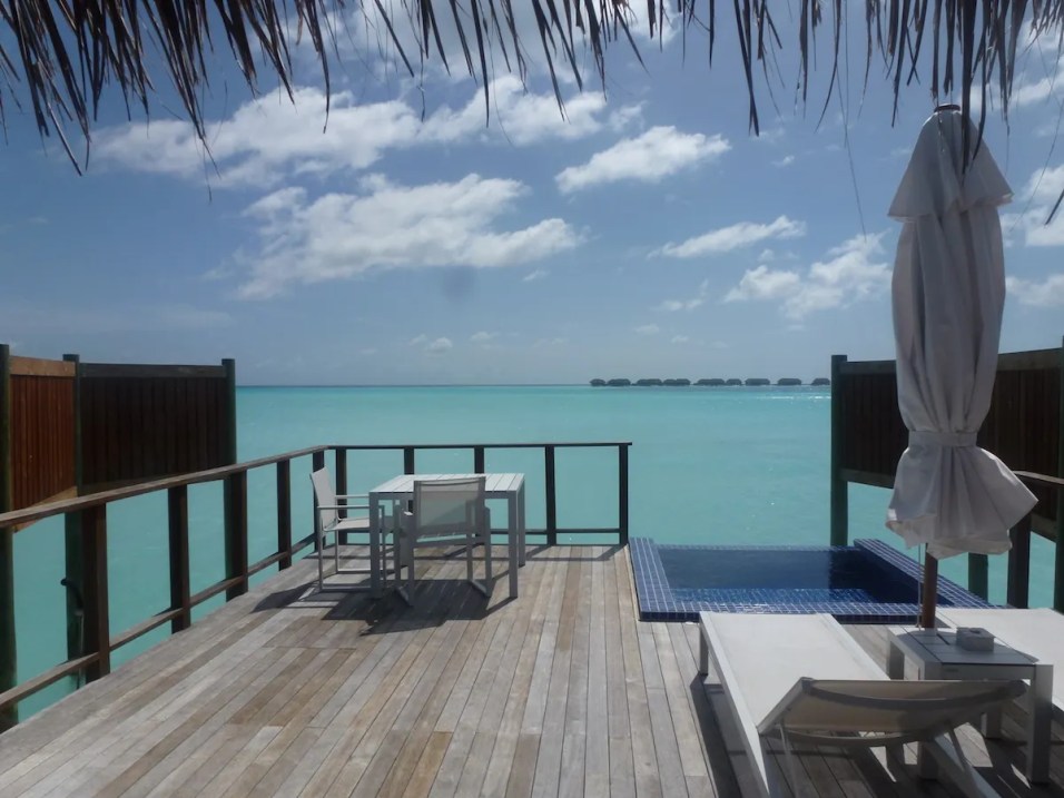 Conrad Rangali Maldives - King Water Villa sundeck