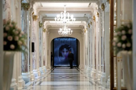 Peninsula Paris - Corridor