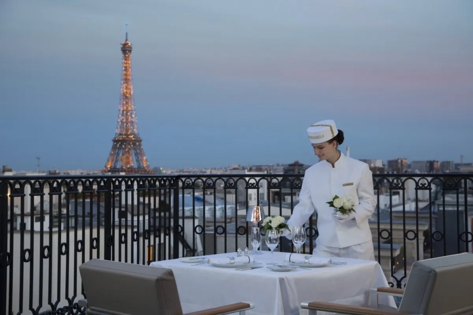 Peninsula Paris - Rooftop terrace