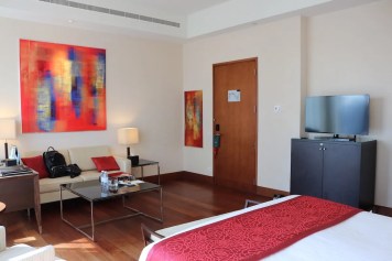 Luxury Pool View room - Bedroom