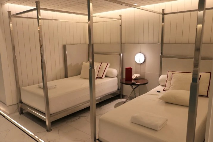 Spa de La Mer - Pool cabanas