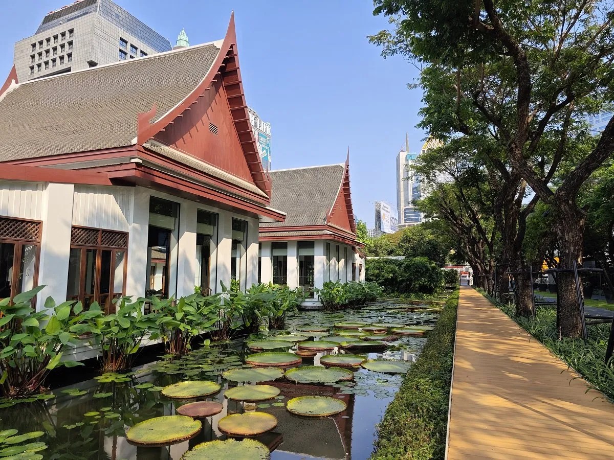 Sukhothai Bangkok - Traditional Thai pavilions