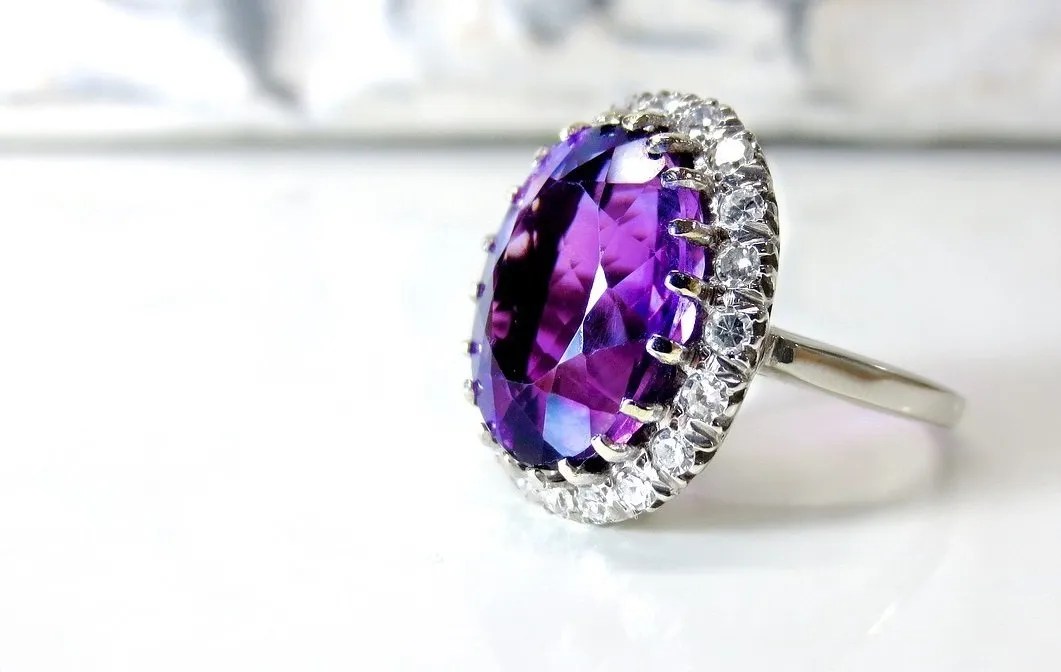 Engagement rings 2024